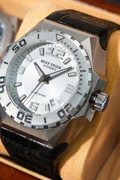 Đồng Hồ Reef Tiger RGA6903-YWB